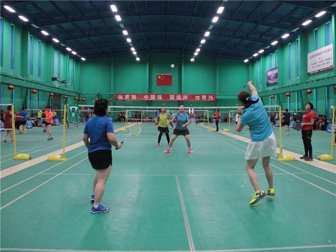 选手形成并 选手形成并