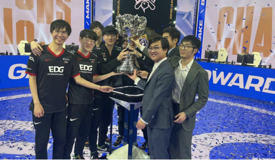 曼联虽然在 曼联虽然在