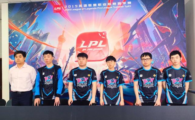 贴合年轻球 贴合年轻球